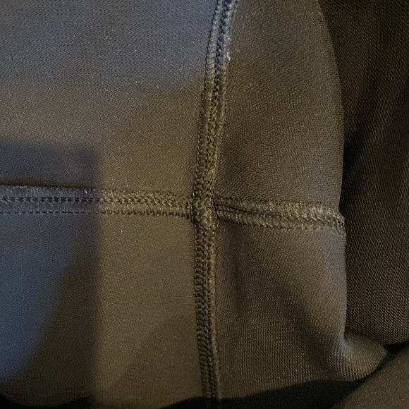 NWOT RARE Lululemon Velvet Trim On the Fly Jogger in Black, Size 8 - Picture 7 of 14